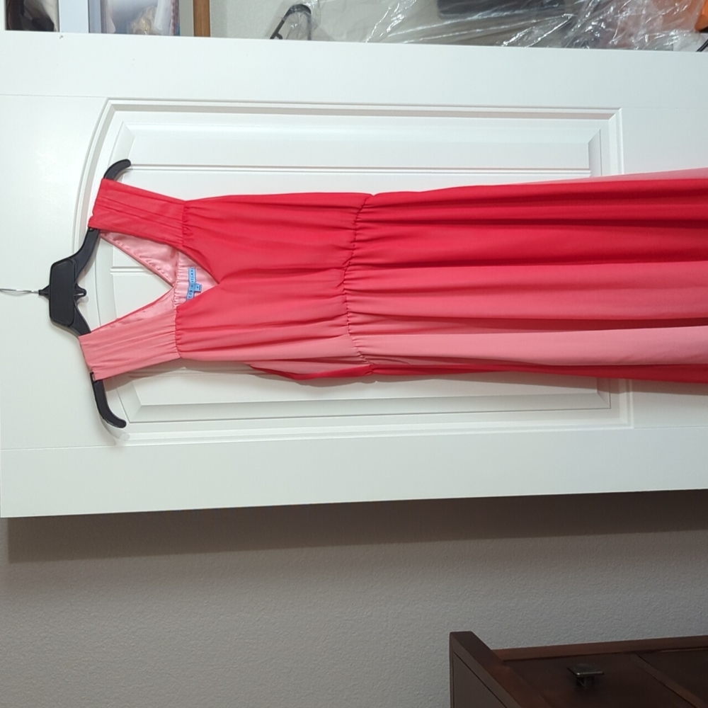 Antonio Melani formal maxi dress. Pink ombre. Size 4